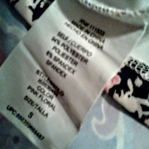 SO PRETTY! Lily Rose Scuba-Fabric Rose Print Circle Skirt, Small - Picture 7 of 8